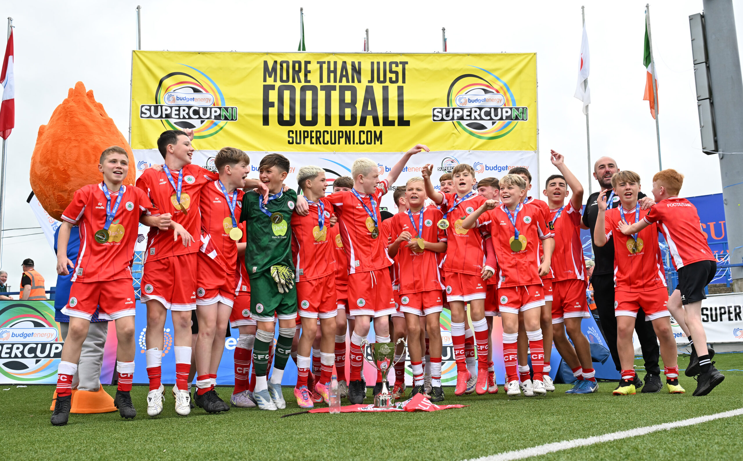 Linfield v Cliftonville_0043 2018 Boys Minor Winners Greenisland